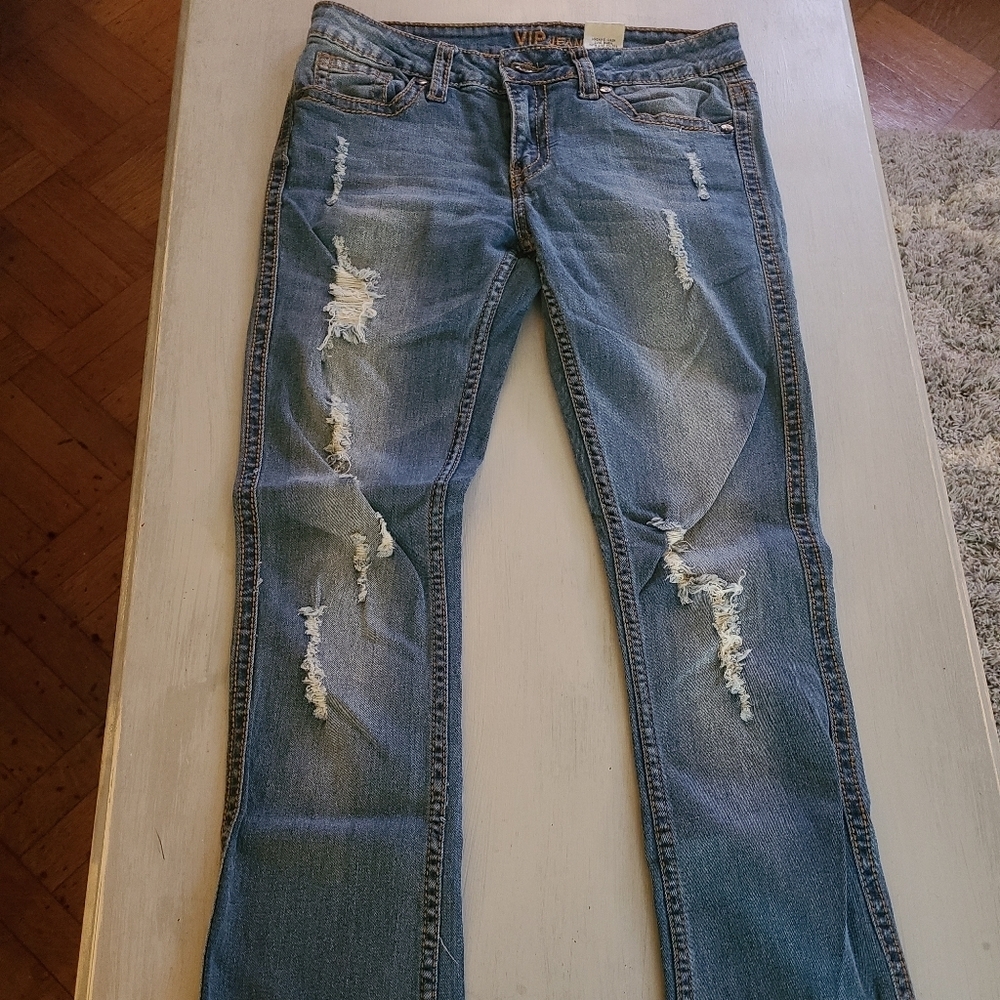 Straight leg skinny jeans, raw hem Hp 🔥🔥🔥